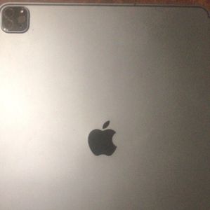 Apple 12.9-inch iPad pro (2020)